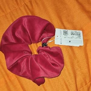 Lululemon Uplifting Scrunchie Oversized!!! BRML-Berry Rumble!!! Beautiful Nwts!!